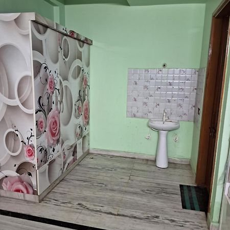 Golf Homes Gyest House Нойда Экстерьер фото